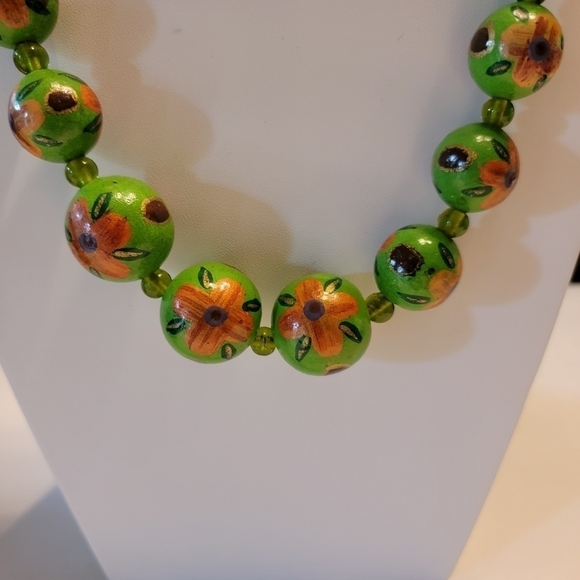 Vintage Chunky Wood Bead Necklace - Picture 2 of 5